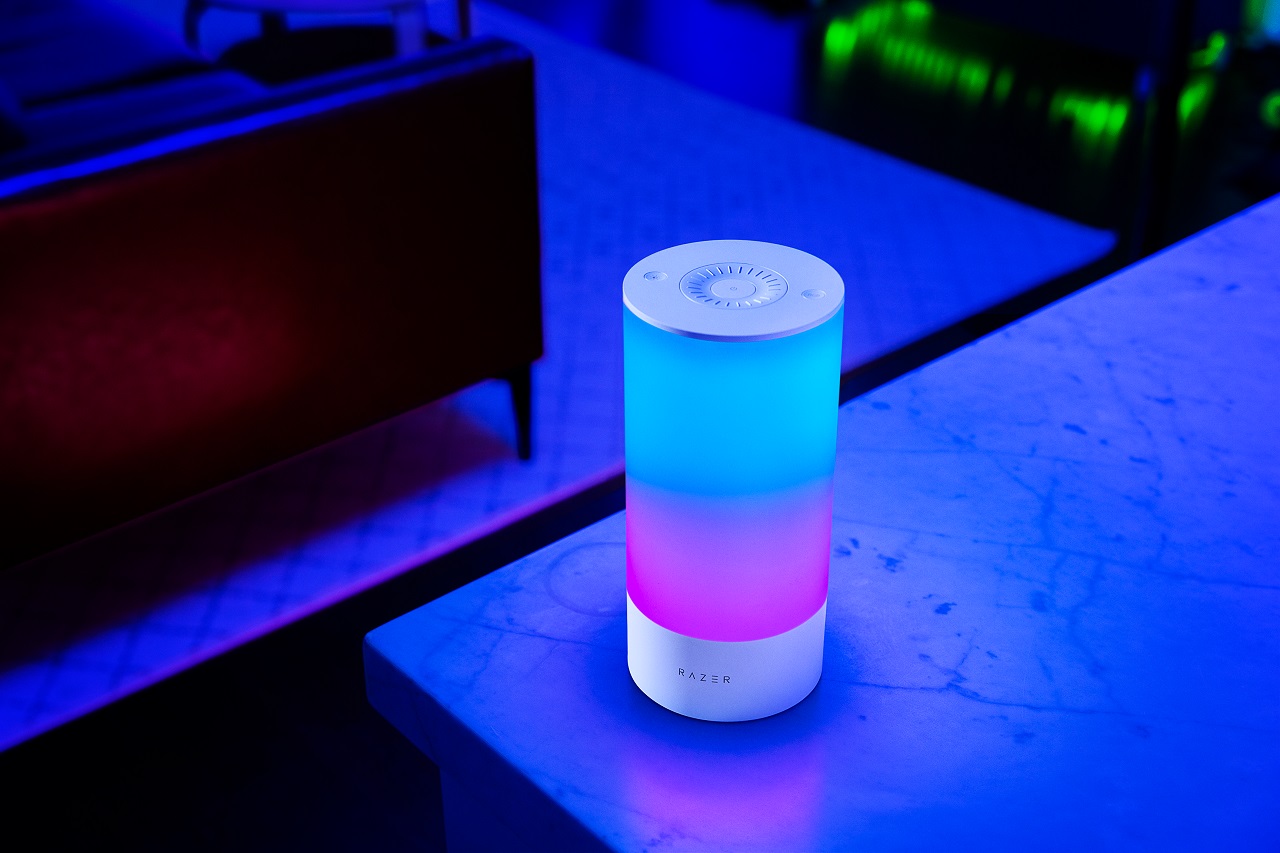 Philips Hue Play, la striscia LED per le postazioni gaming in