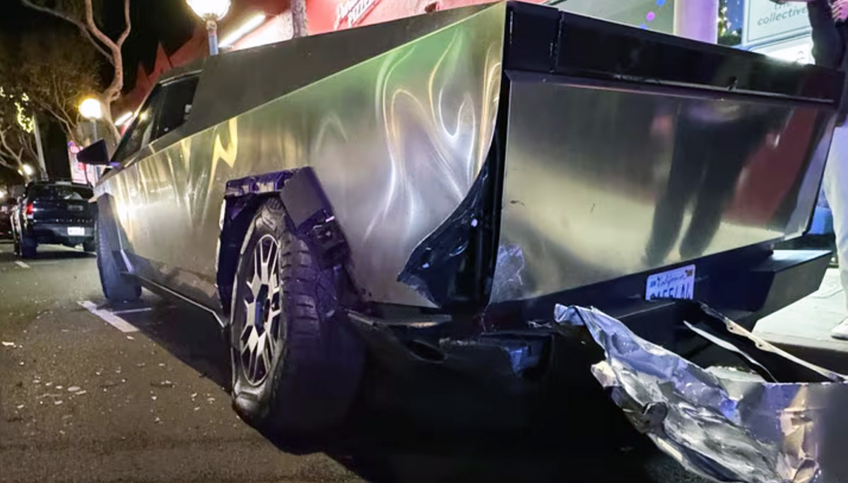 Cybertruck stuck and crash
