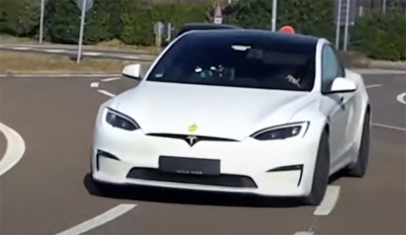 Tesla Model S Plaid Ferrari
