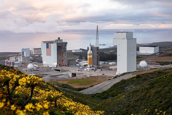 ula delta iv heavy launch