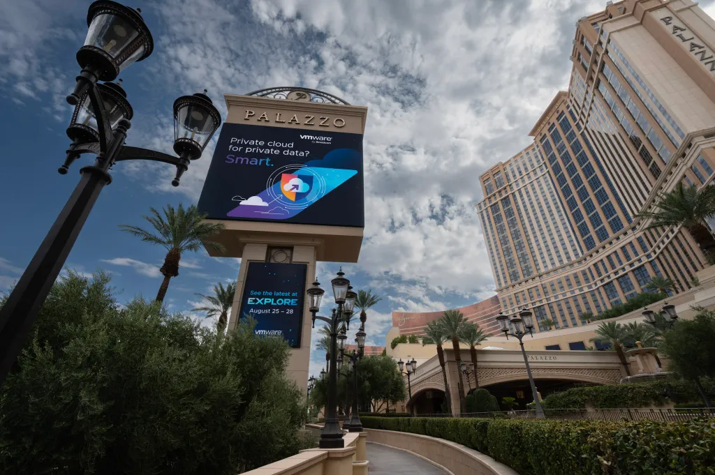 VMware-Explore-2025-External-Signage