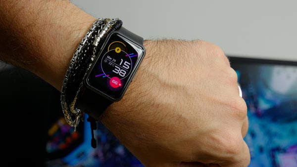Huawei WatchFit lo smartwatch che sa fare anche da allenatore e
