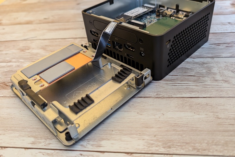 ASUS NUC 14 Pro