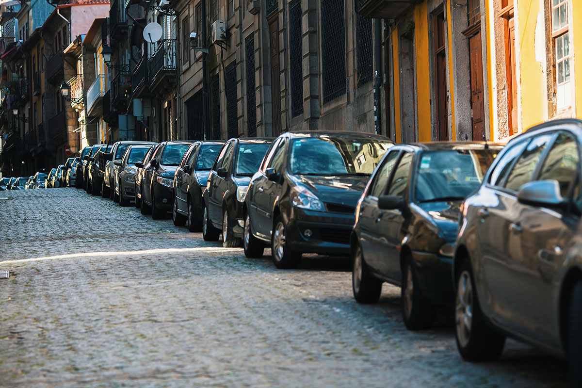 auto parcheggiate