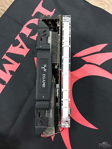 colorful_gtx_1080_oc_3.jpg (73142 bytes)