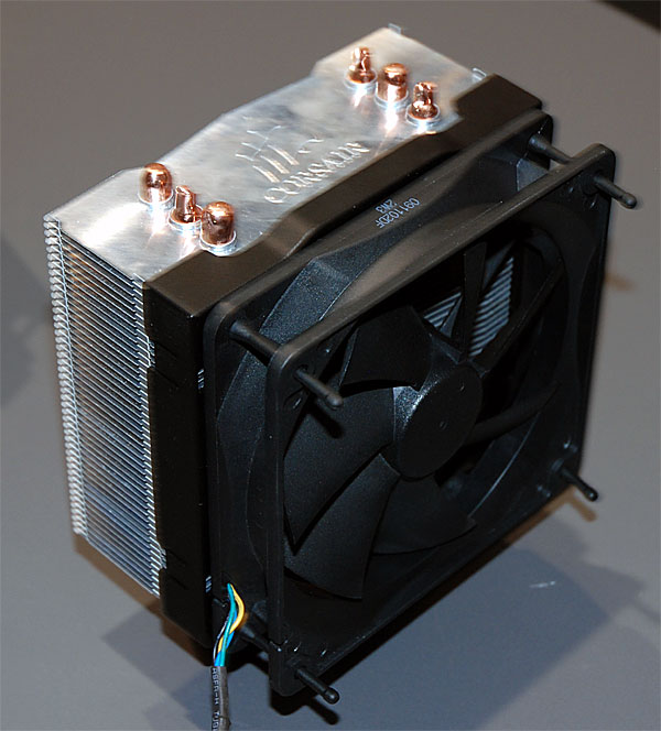 corsair_cebit2010_3.jpg (73642 bytes)