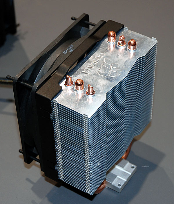 corsair_cebit2010_4.jpg (117678 bytes)