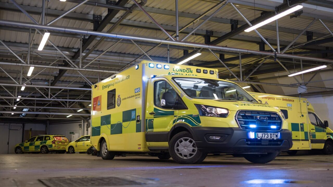 ambulanze elettriche Ford Londra