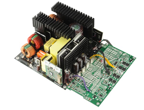 enermax_digifanless_550_2.jpg (44961 bytes)