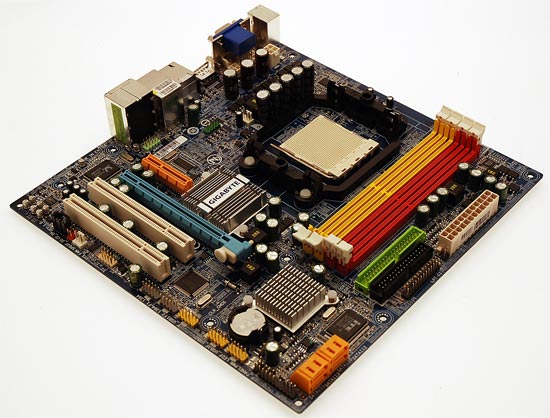 gigabyte_amd690_oc_2_s.jpg (54546 bytes)
