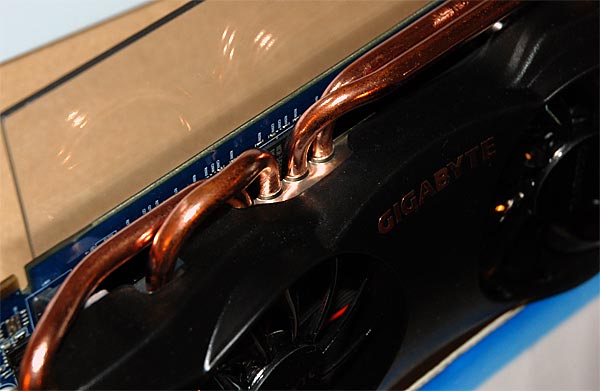 gigabyte_superoc_2.jpg (34774 bytes)