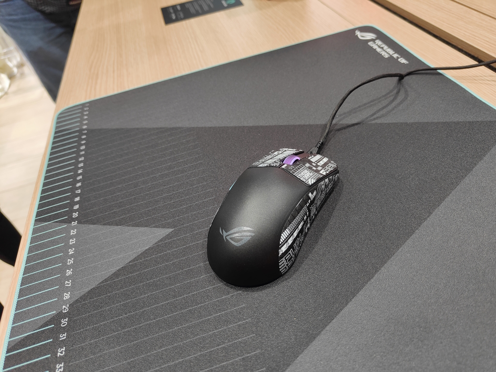 Asus ROG Harpe Ace Aim Lab Edition
