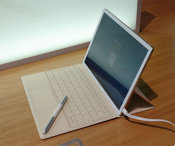 huawei_matebook_1.jpg (84835 bytes)