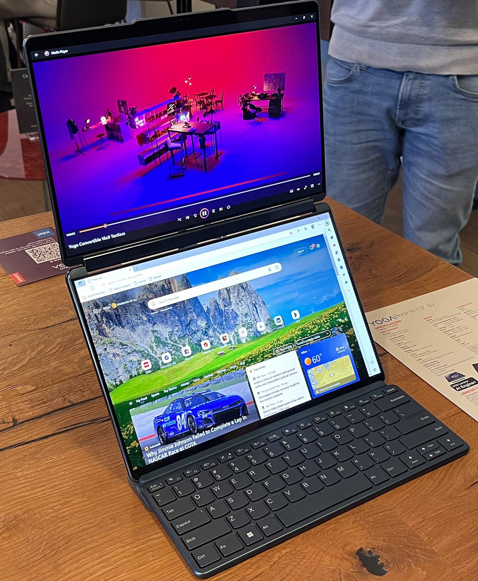 lenovo_yoga_book_9i_2.jpg