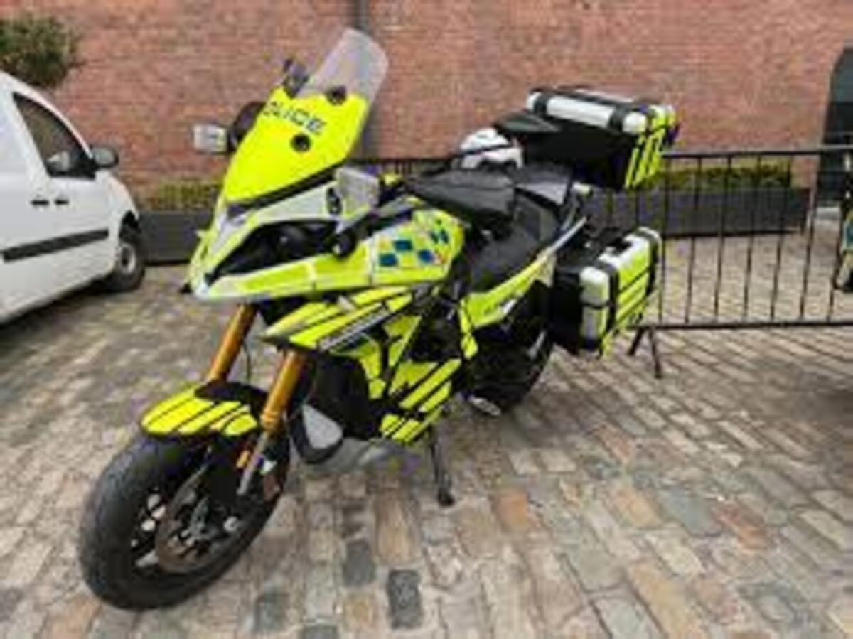 Energica Experia polizia inglese