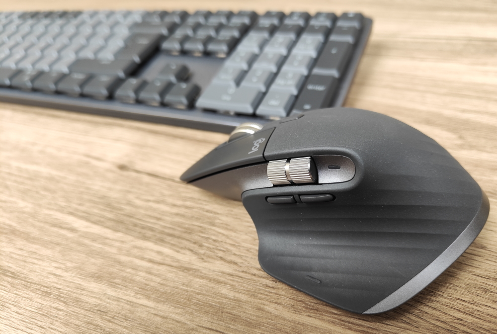 Scrivania Logitech