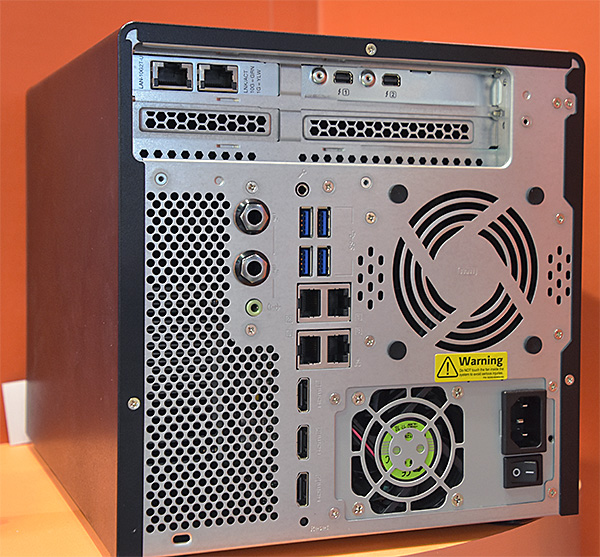 qnap_computex_2016_2.jpg (177728 bytes)