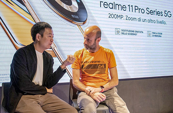 Francis Wong CEO di realme Europe intervistato da Roberto Colombo di Hardware Upgrade al lancio di realme 11 Pro e 11 Pro+