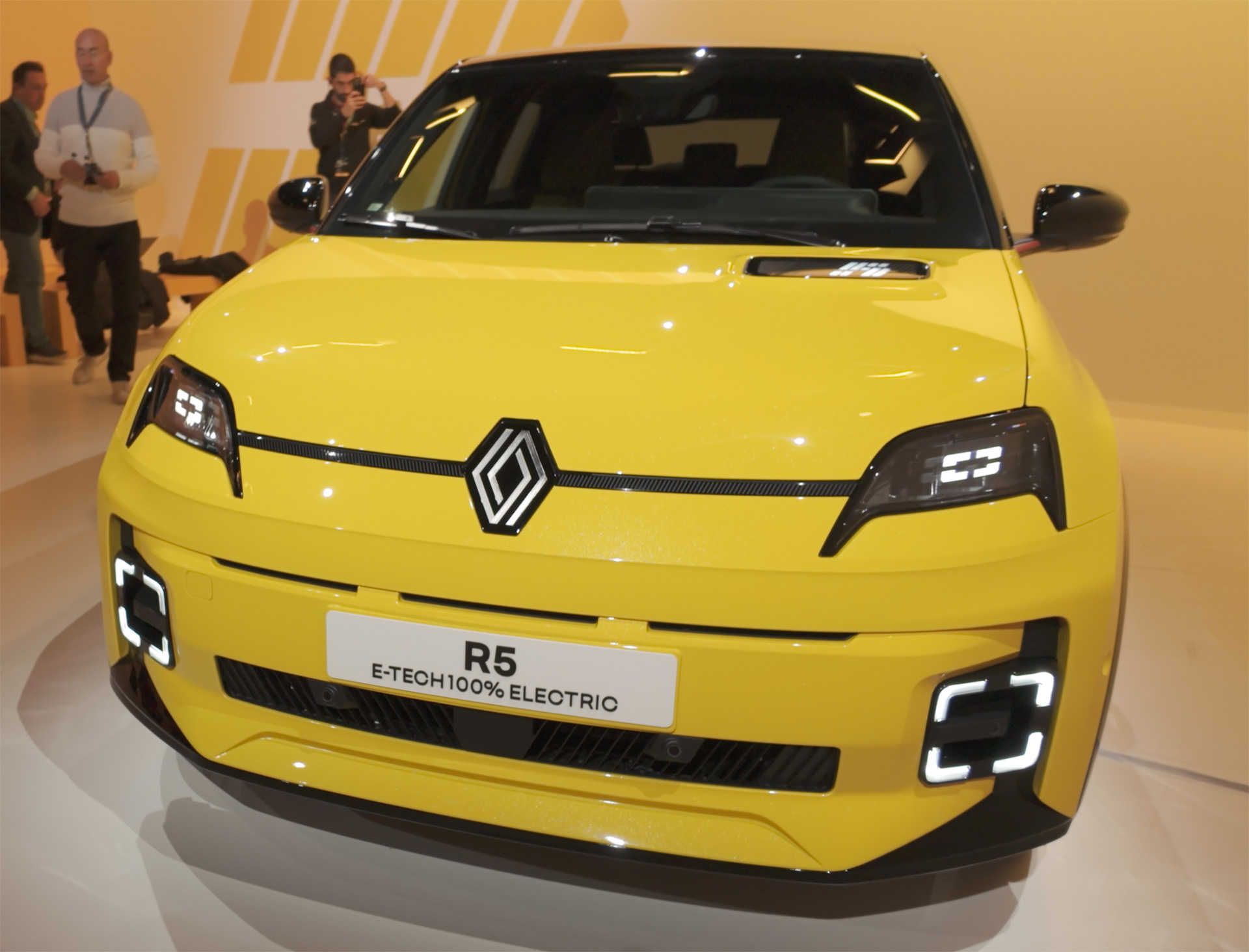 renault_5_etech_electric_1.jpg