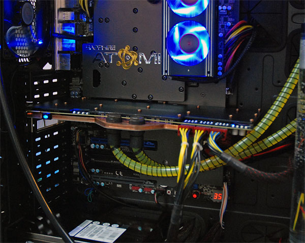 sapphire_7990_atomic_1.jpg (82000 bytes)
