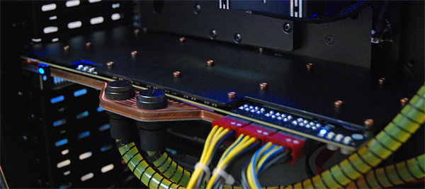 sapphire_7990_atomic_4.jpg (39297 bytes)