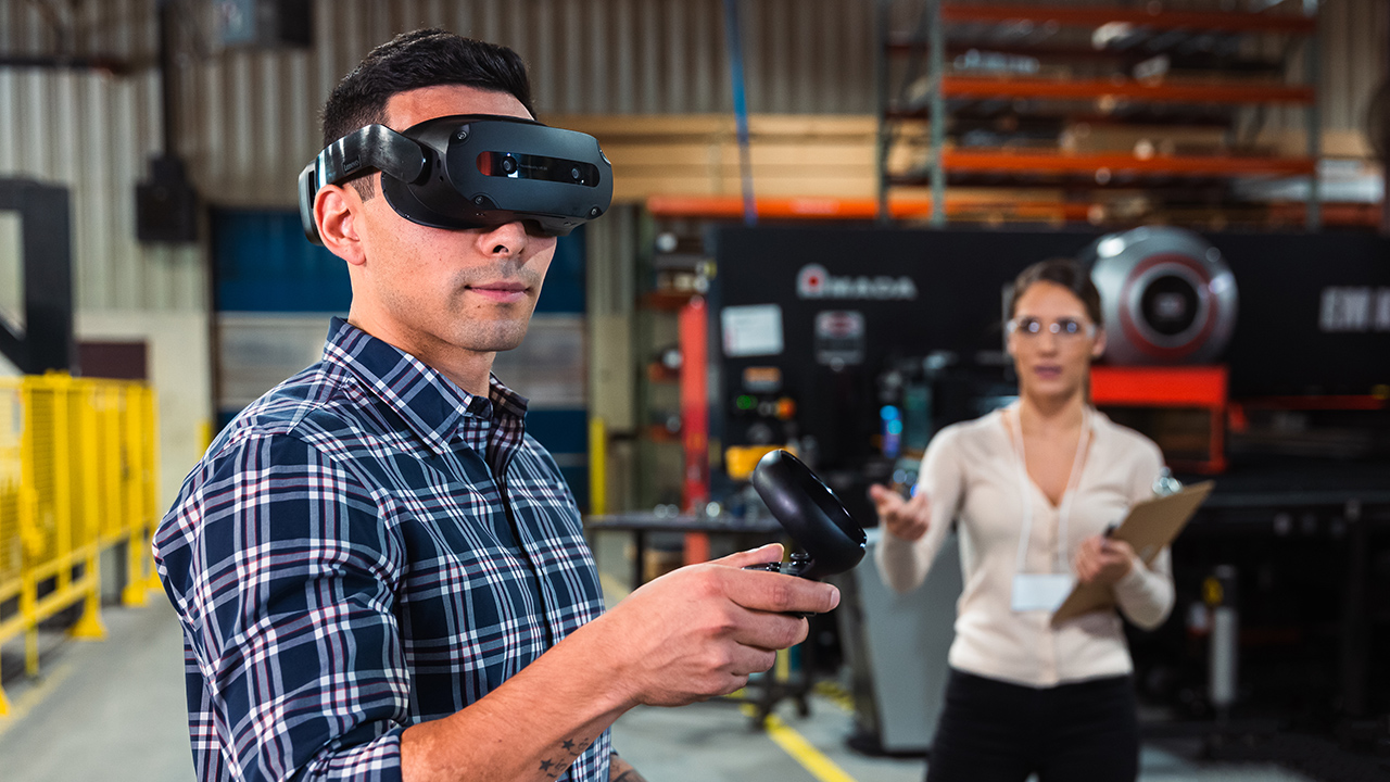 Lenovo ThinkReality VRX, un visore XR per i lavoratori