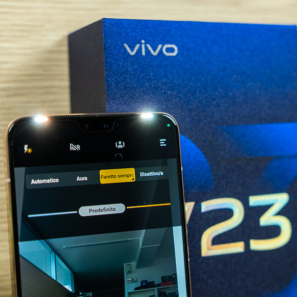 vivo V23 5G smartphone da fiera recensione dual tone spotlight